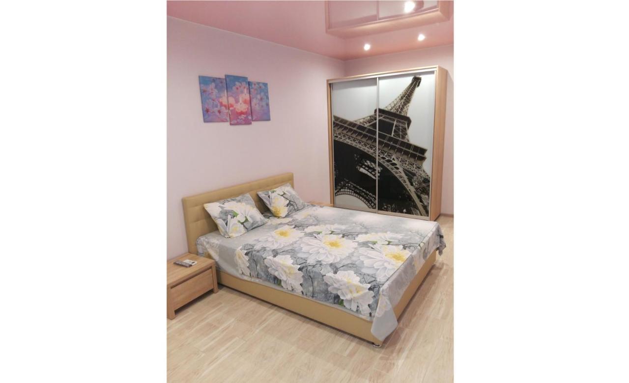 Apartment Near Metro Pozniaky Κίεβο Εξωτερικό φωτογραφία